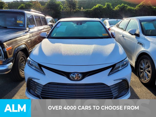 2022 Toyota Camry LE photo 2