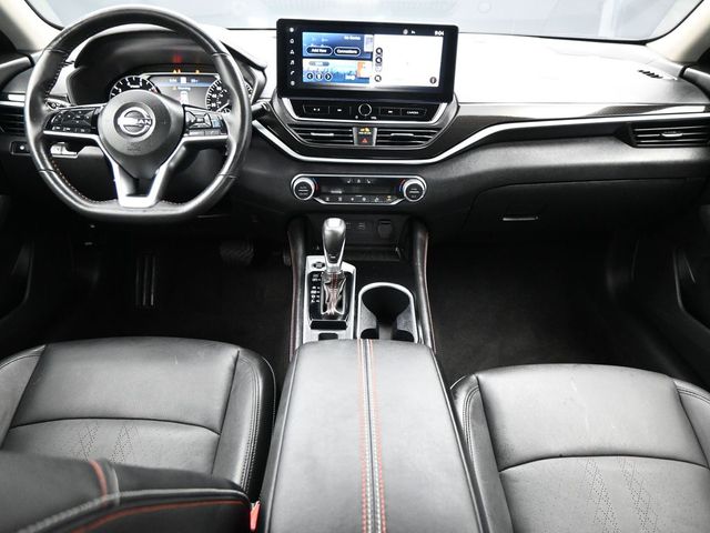 2024 Super Black Clearcoat Nissan Altima 2.0 SR FWD Sedan