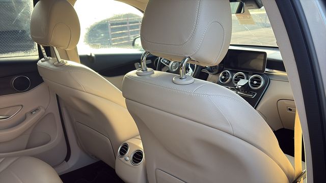 2022 Mercedes-Benz GLC GLC300 - Photo 28