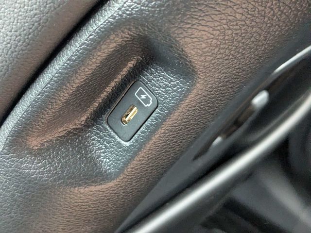 Used 2023 Kia Sportage Hybrid SUV
