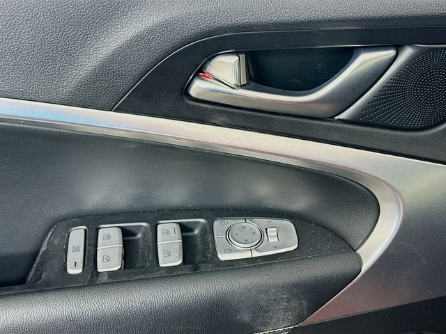 Thumbnail: 2019 Genesis G70 - 17