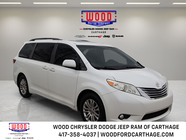 White 2015 Toyota Sienna XLE 7-Passenger Auto Access Seat Minivan Front-Wheel Drive 6-Speed Automatic Overdrive