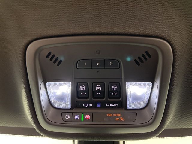 2022 Mosaic Black Metallic Chevrolet Traverse LT Leather AWD SUV