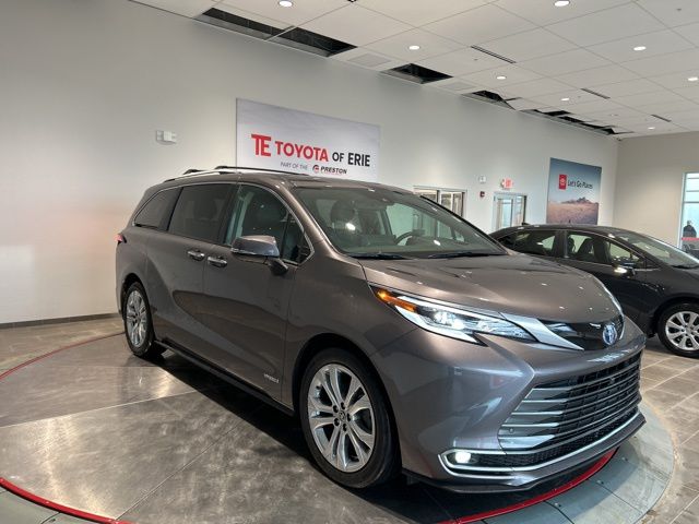 Predawn Gray Mica 2021 Toyota Sienna Platinum 7-Passenger FWD Minivan Front-Wheel Drive Continuously Variable Transmission
