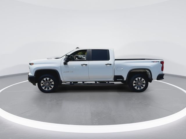 Used 2024 White Chevrolet Custom 5th Wheel image 5