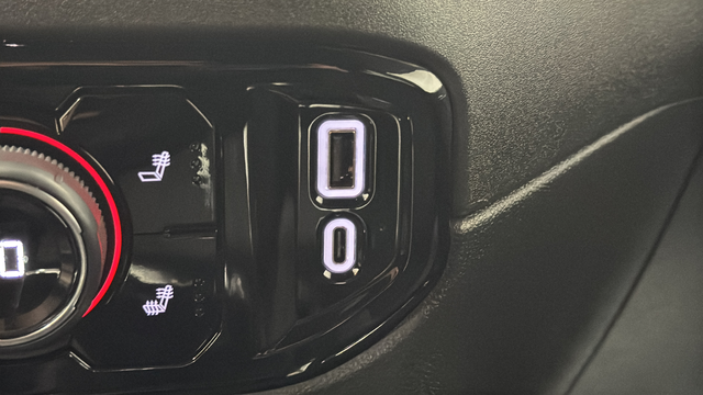 Used 2024 Summit White Chevrolet RST image 29