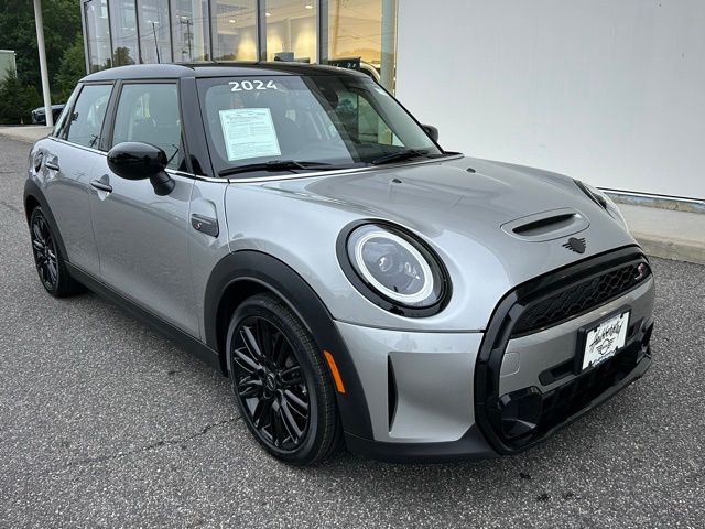 2024 MINI Cooper S Signature 3