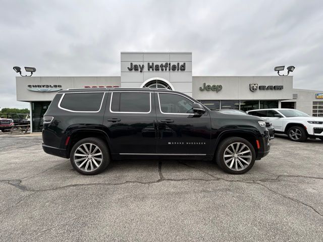 Diamond Black Crystal Pearlcoat 2022 Jeep Grand Wagoneer Series II 4WD SUV / Crossover Four-Wheel Drive 8-Speed Automatic