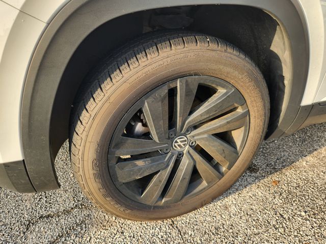 2022 Volkswagen Atlas Cross Sport 3.6L V6 SE w/Technology - 9