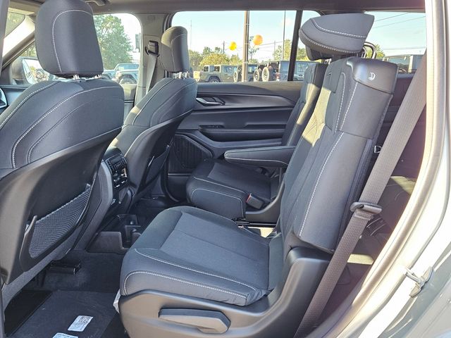 2025 Jeep Grand Cherokee L Laredo X 4x4