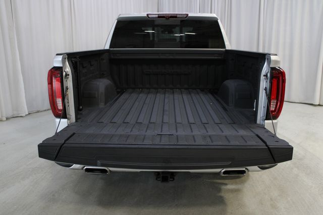 Used 2022 Silver GMC Denali image 32