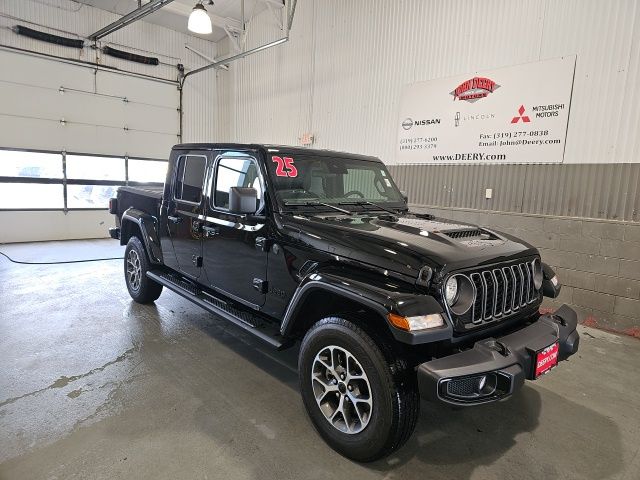 Black Clearcoat 2025 Jeep Gladiator Sport S Crew Cab 4WD Pickup Truck Four-Wheel Drive 8-Speed Automatic