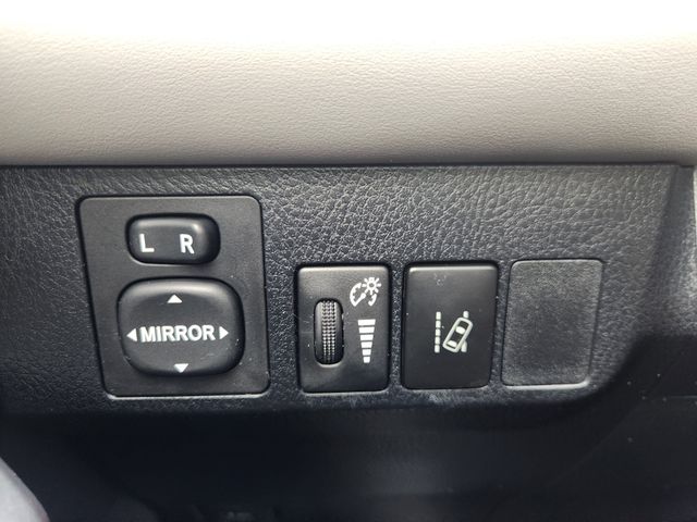 2018 Toyota RAV4 Hybrid XLE Silver at Bayway Cadillac of The Woodlands