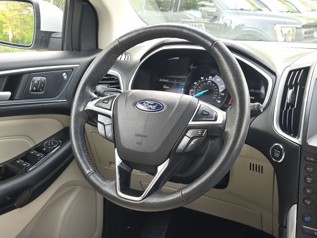 2019 Ford Edge Titanium:45449B