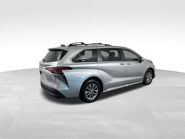 2021 Toyota Sienna XLE 5