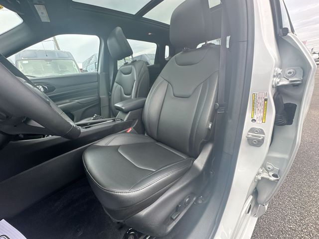 Certified Used 2025 White Jeep Limited image 13
