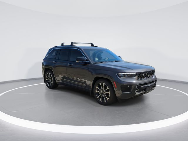 Used 2022 Gray Jeep Overland image 2