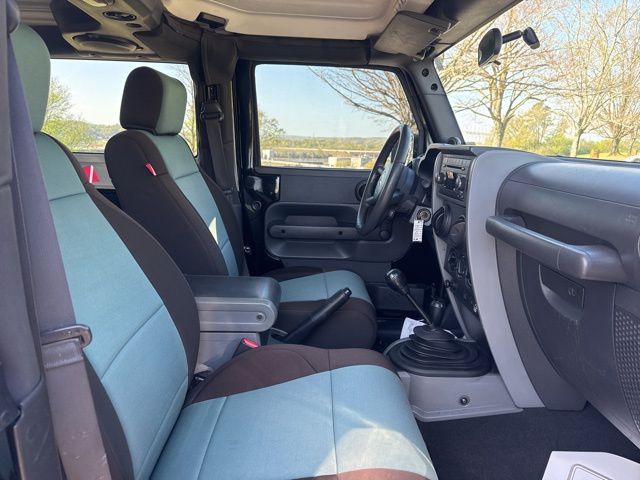 Used 2008 Black Jeep X image 11