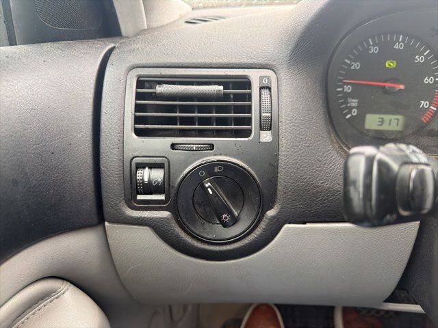 Used 2002 Blue Volkswagen GLS image 15