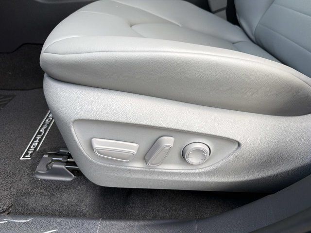 New 2026 Toyota Highlander SUV