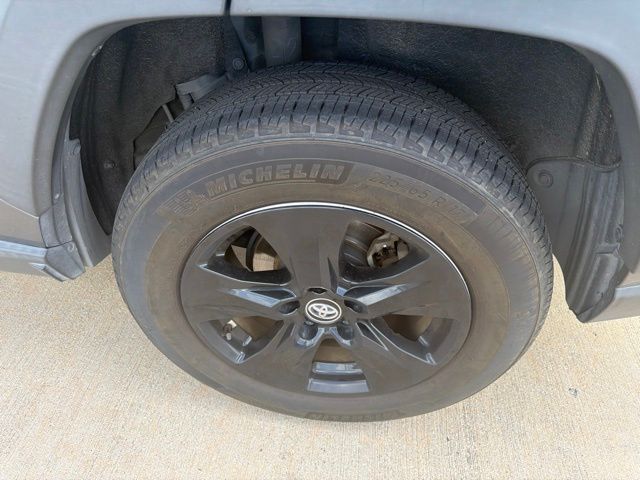 2021 Toyota RAV4 XLE Gray at Community Honda