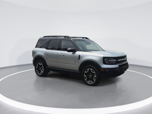 Used 2023 Silver Ford Outer Banks image 13