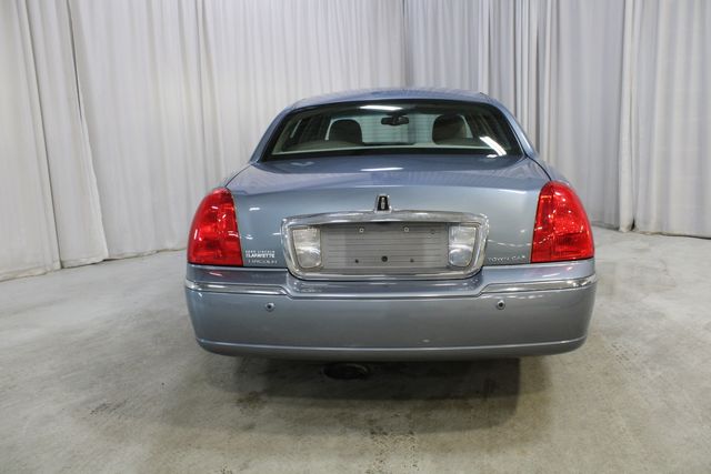 Used 2003 Silver Lincoln Signature image 20