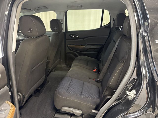 2020 GMC Acadia SLE photo