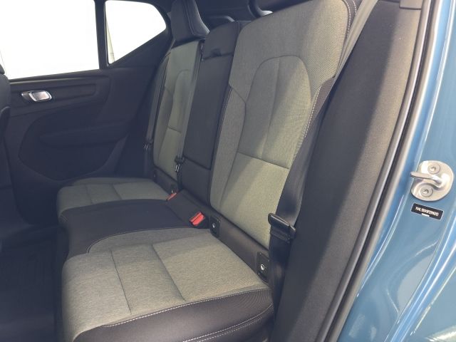 Used 2023 Volvo XC40 B5 Core 4D Sport Utility