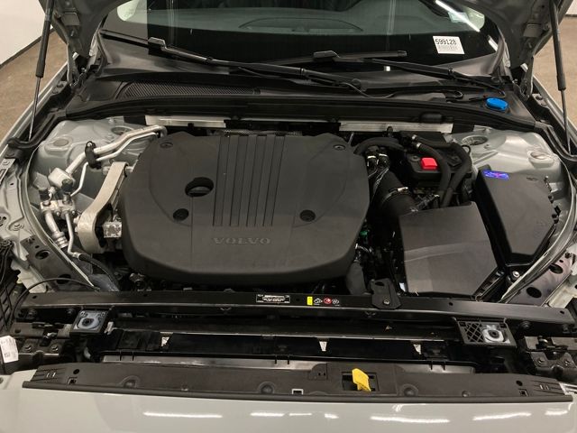 2024 Volvo S60 B5 Core Dark Theme