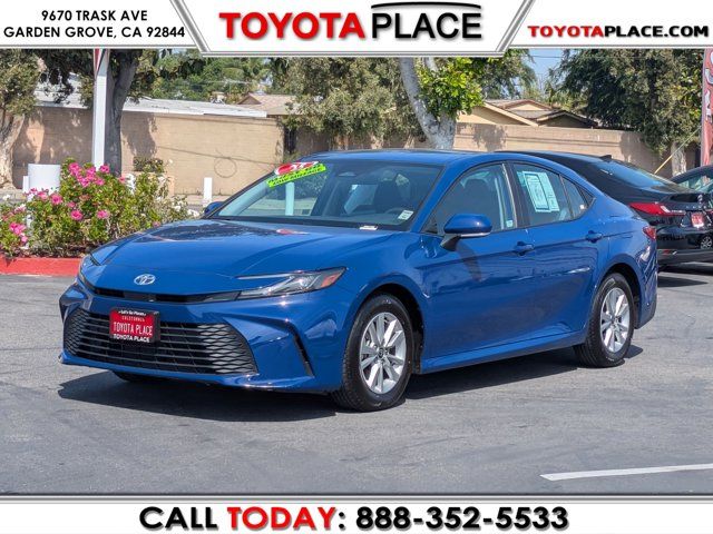 2025 Toyota Camry LE FWD
