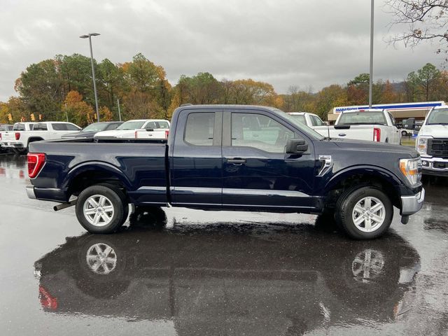 2022 Ford F-150 XLT 2