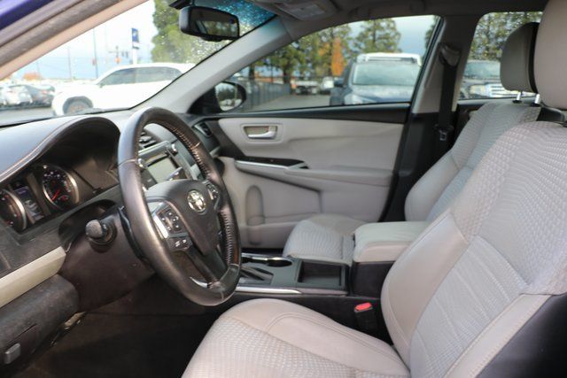 2015 Toyota Camry SE 6