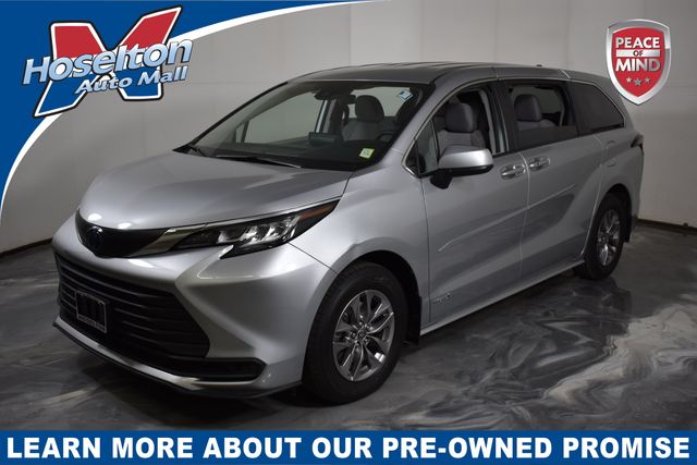 2021 Toyota Sienna LE 8-Passenger FWD