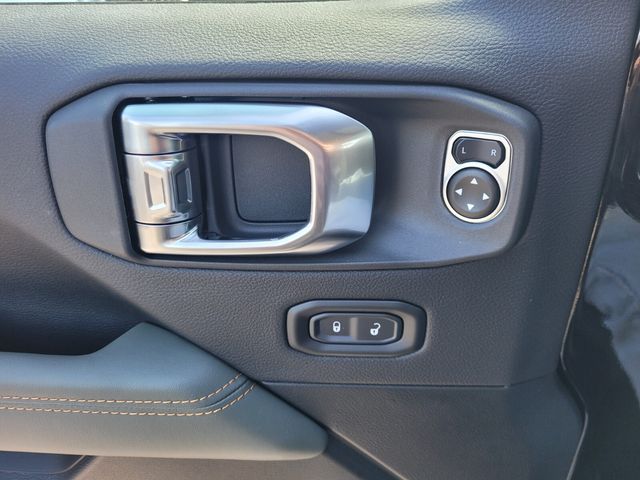 New 2026 Black Jeep Mojave image 23