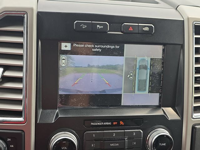 Used 2016 White Platinum Clearcoat Metallic Ford Lariat image 23