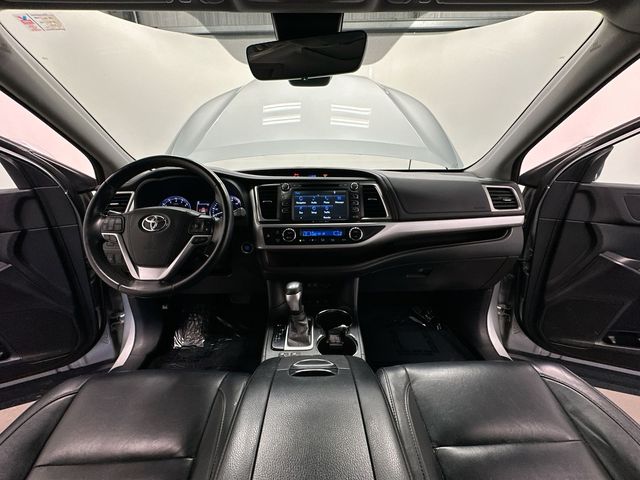 2017 Toyota Highlander SE Silver at Rochrich Mazda