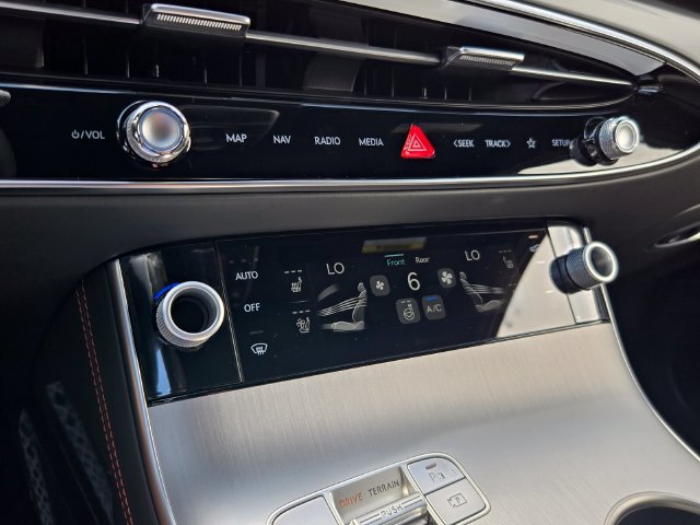 2027 Genesis Gv70
