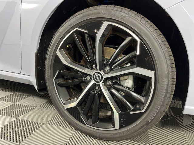 2025 Gray Sky Pearl Nissan Altima 2.5 SR FWD Sedan