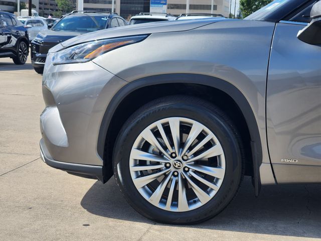 2025 Toyota Highlander Hybrid Platinum  at Gullo Toyota