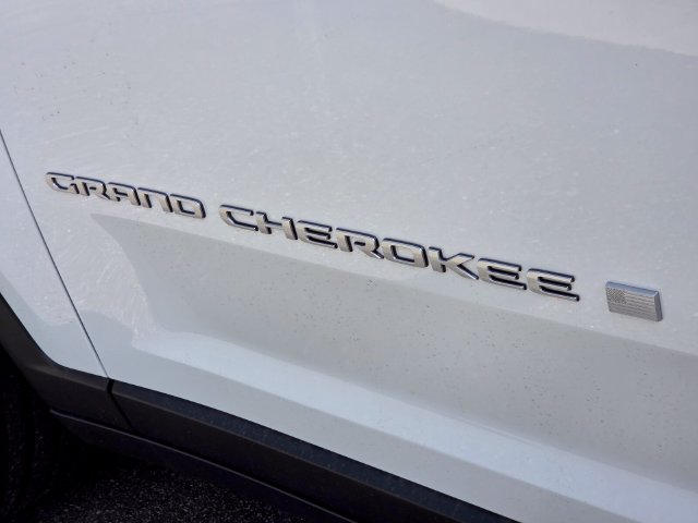 New 2027 White Jeep Limited image 32