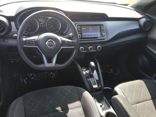 Used 2019 White Nissan S image 28