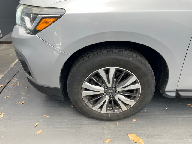 2018 Brilliant Silver Metallic Nissan Pathfinder SV 4X4 SUV
