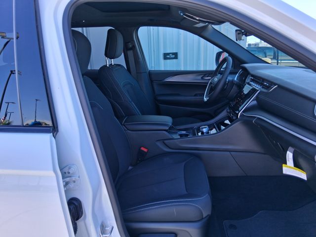 New 2026 White Jeep Laredo X image 25