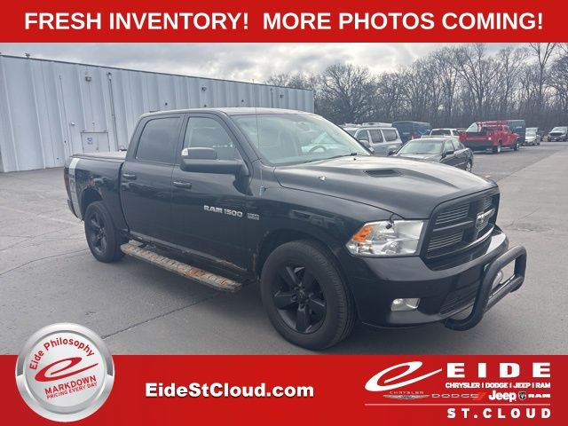 Brilliant Black Crystal Pearlcoat 2011 RAM 1500 Sport Crew Cab 4WD Pickup Truck Four-Wheel Drive 5-Speed Automatic