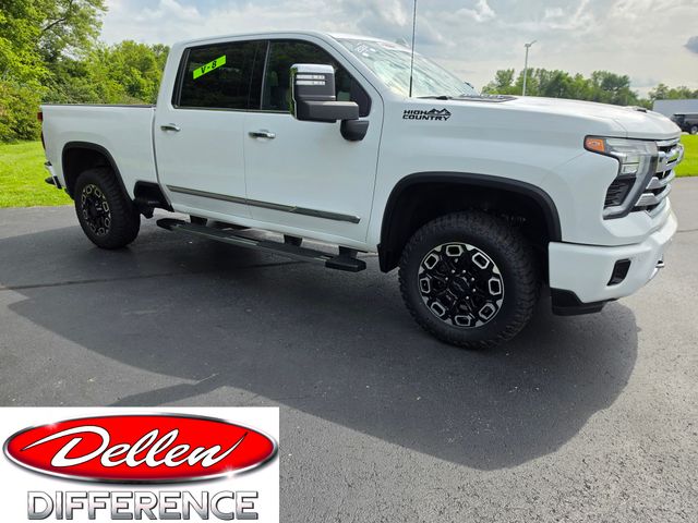 Summit White 2024 Chevrolet Silverado 2500HD Pickup Truck Four-Wheel Drive Automatic