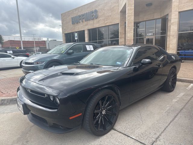2018 Dodge Challenger SXT RWD