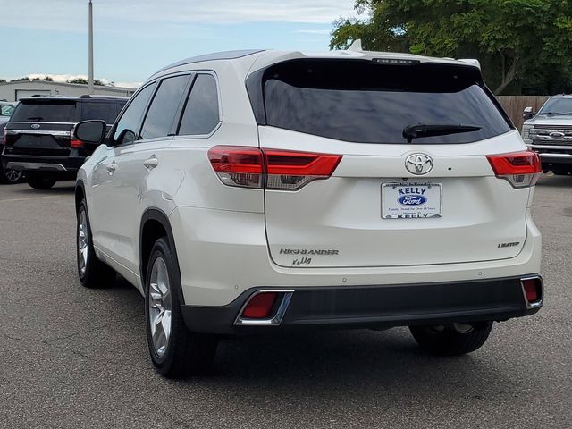 2017 Toyota Highlander Limited 9