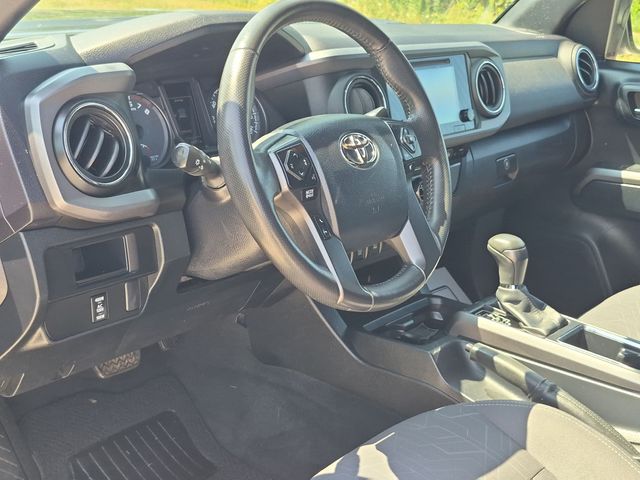 2016 Toyota Tacoma - Image 11