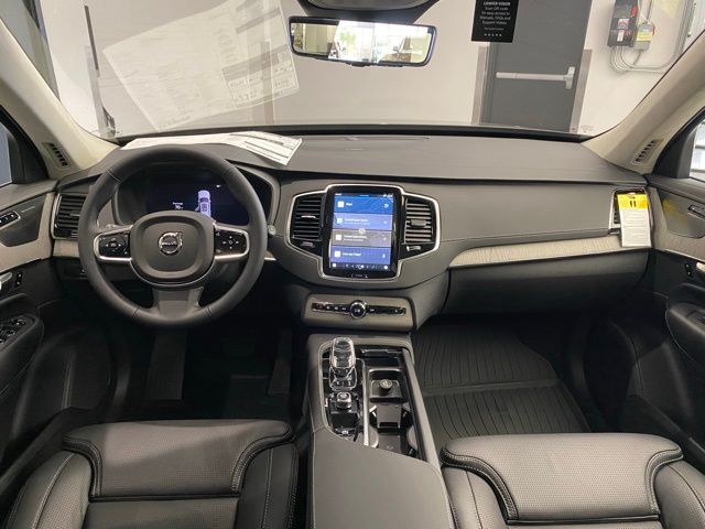 2025 Volvo XC90 B6 Ultra photo